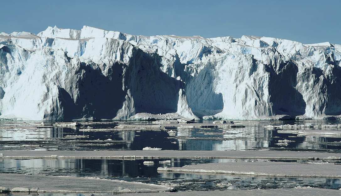 Ледник академии наук. Ледник Сумгина. Ледник Атласова. Канада ледник Саскачеван. Таяние ледников 2022.