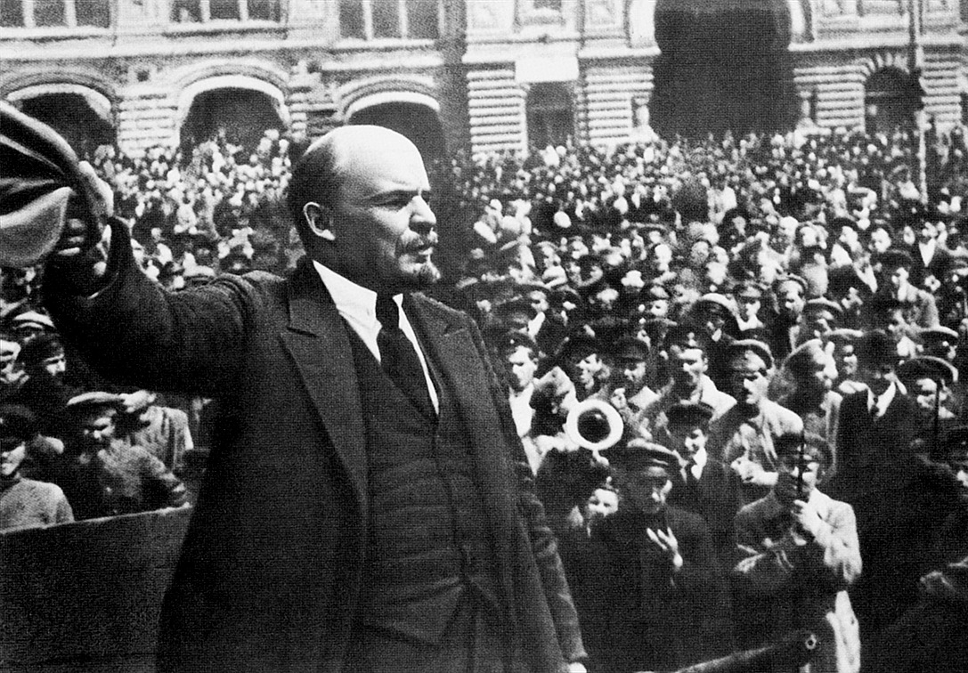 Ленин на балконе дома кшесинской