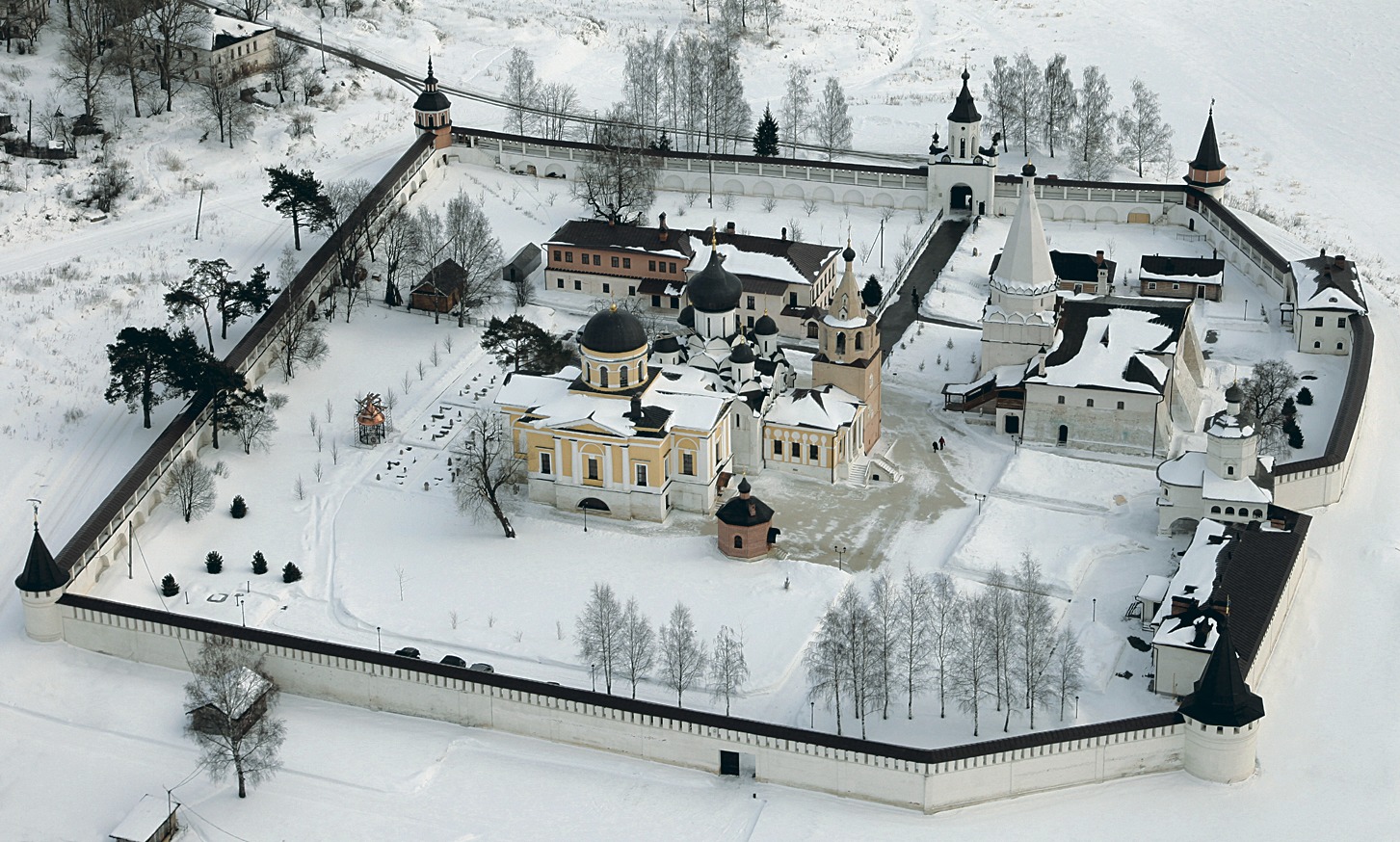 Старица монастырь свято успенский фото